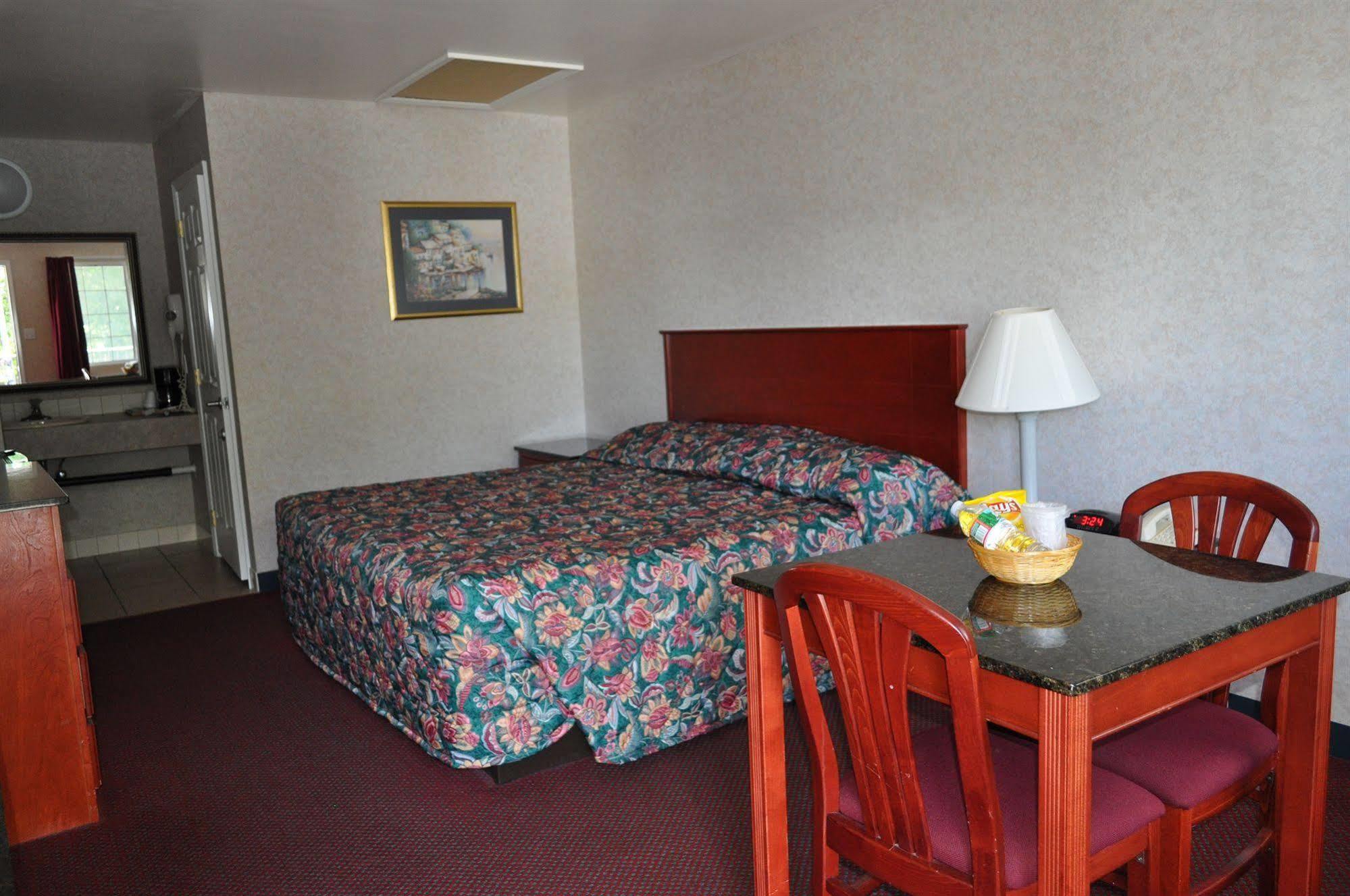 Atrium Inn & Suites Галлоуэй Экстерьер фото