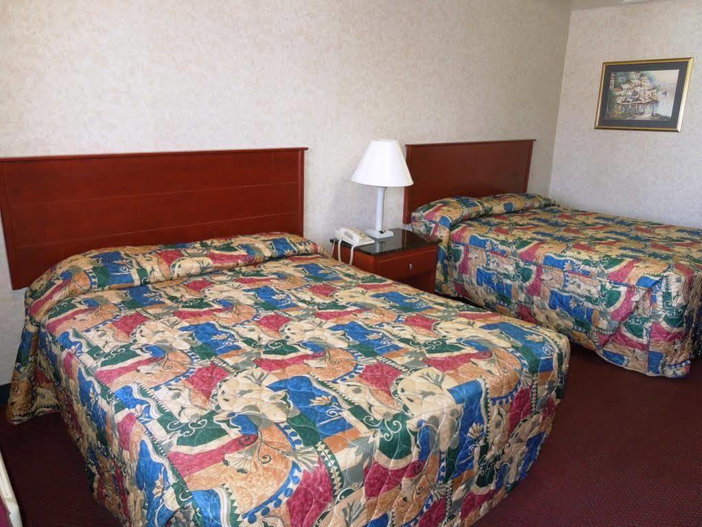 Atrium Inn & Suites Галлоуэй Экстерьер фото
