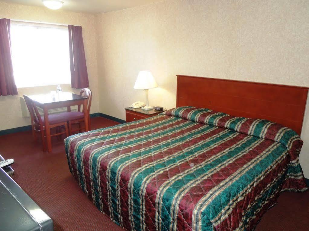 Atrium Inn & Suites Галлоуэй Экстерьер фото