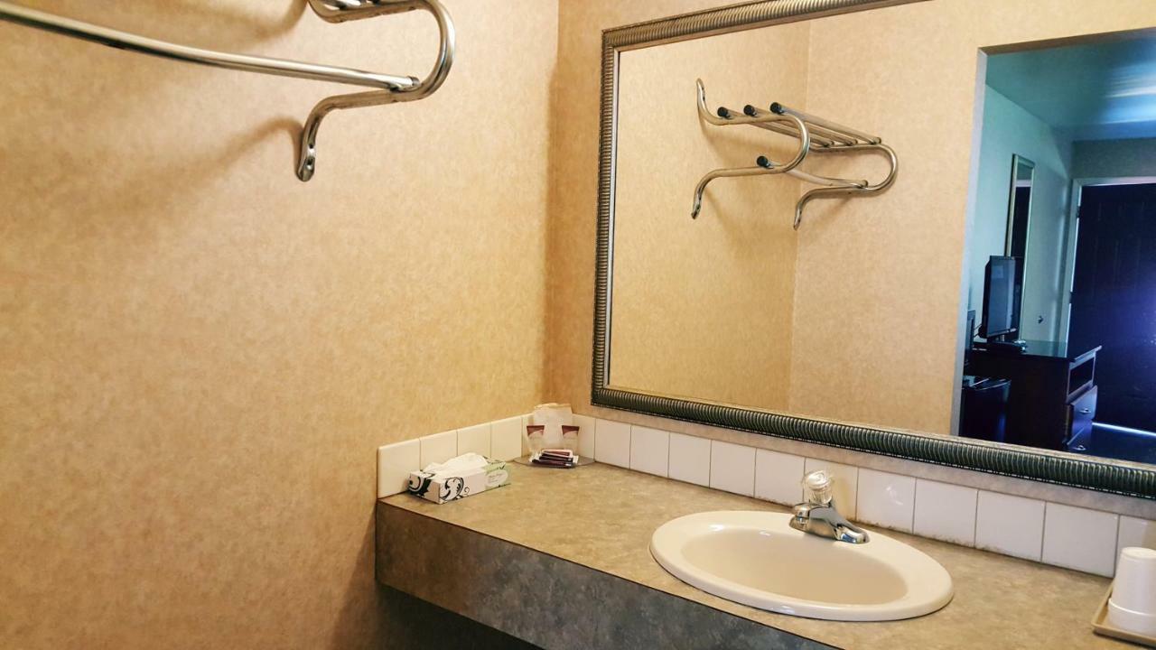 Atrium Inn & Suites Галлоуэй Экстерьер фото